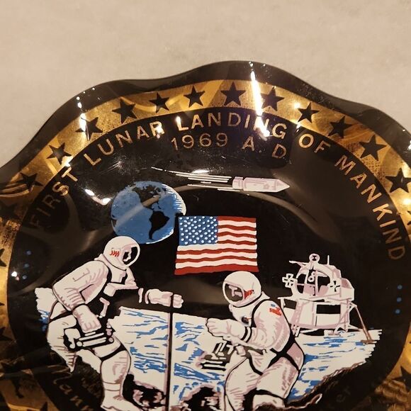 VIntage First Lunar landing of mankind Apollo 11 1969 glass commemorativ… - Picture 3 of 4